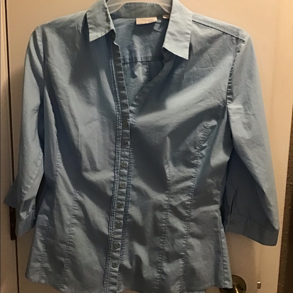 Women’s button up shirt